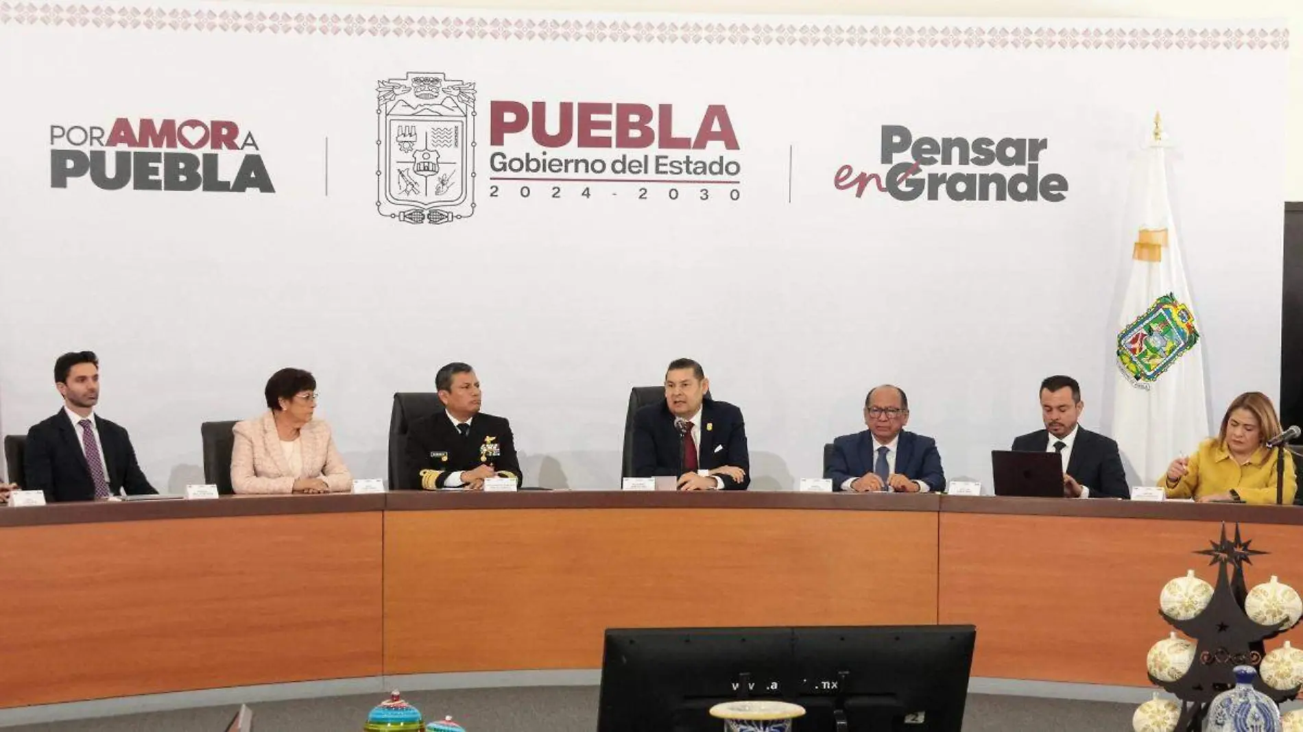 Anuncia Armenta contratacion de policias